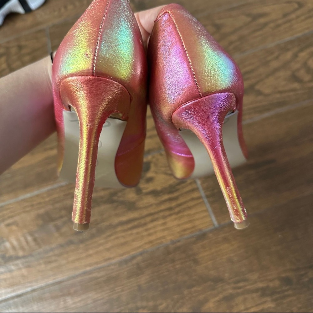 Jessica Simpson Pink and Gold Heels - Picture 4 of 6